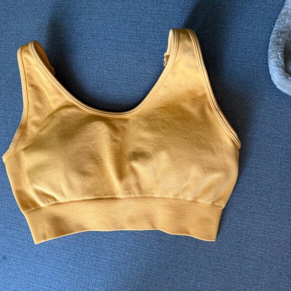 Bo+Tee Yellow Scoop Neck Sports Bra size Medium - Picture 2 of 4
